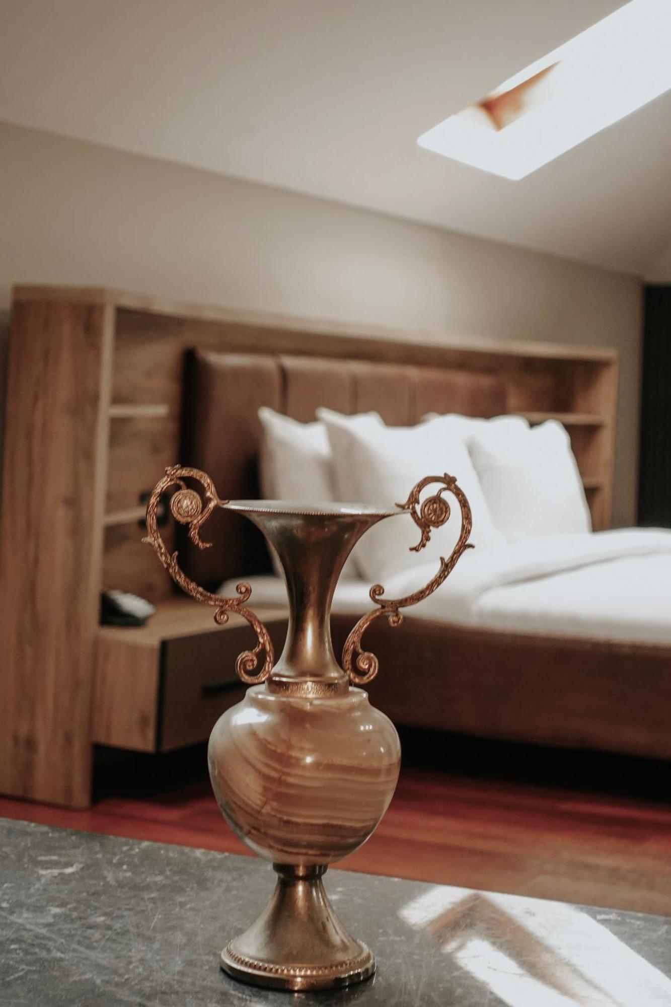 Monun Boutique Hotel ティラナ エクステリア 写真