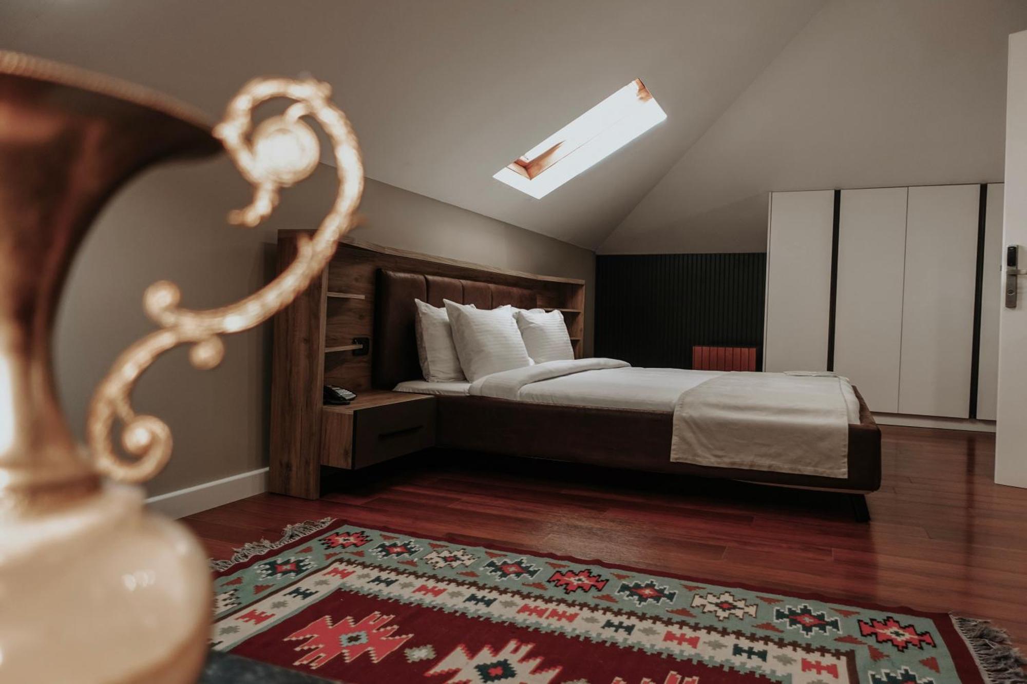 Monun Boutique Hotel ティラナ エクステリア 写真
