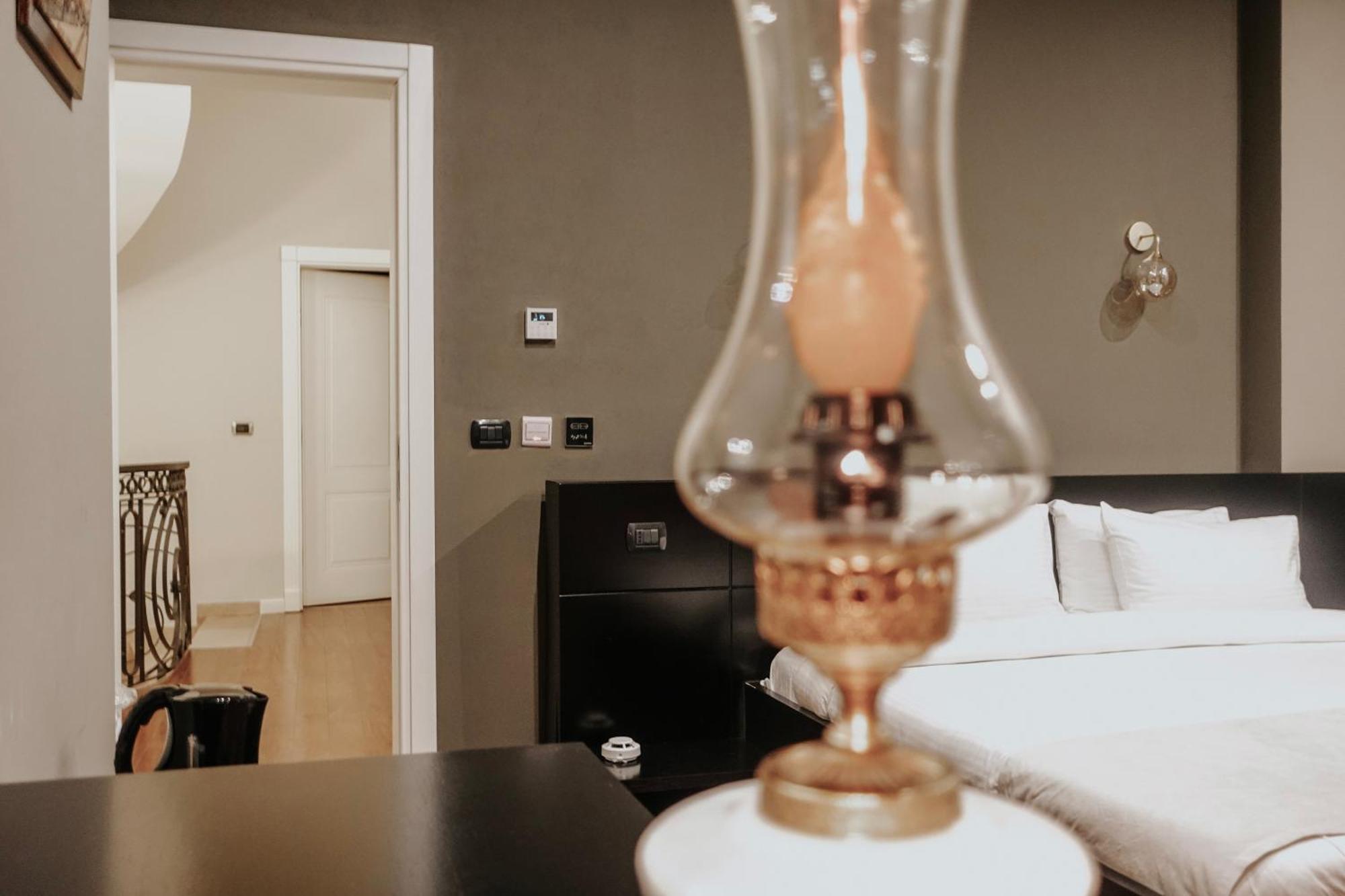 Monun Boutique Hotel ティラナ エクステリア 写真