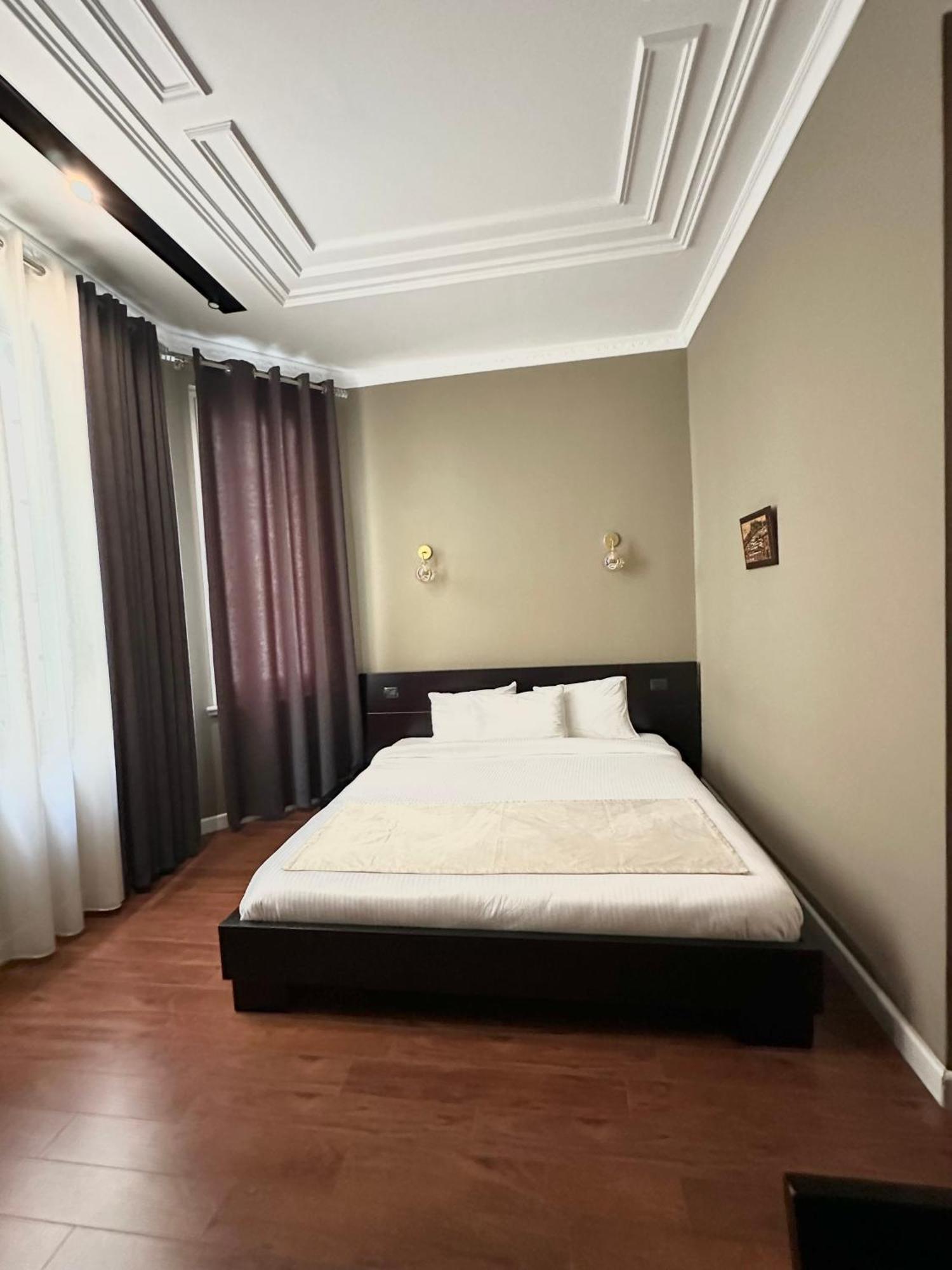 Monun Boutique Hotel ティラナ エクステリア 写真