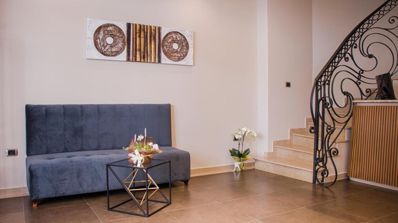 Monun Boutique Hotel ティラナ エクステリア 写真
