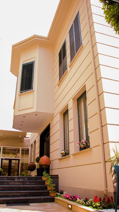 Monun Boutique Hotel ティラナ エクステリア 写真