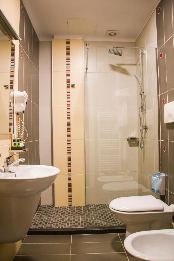 Monun Boutique Hotel ティラナ エクステリア 写真
